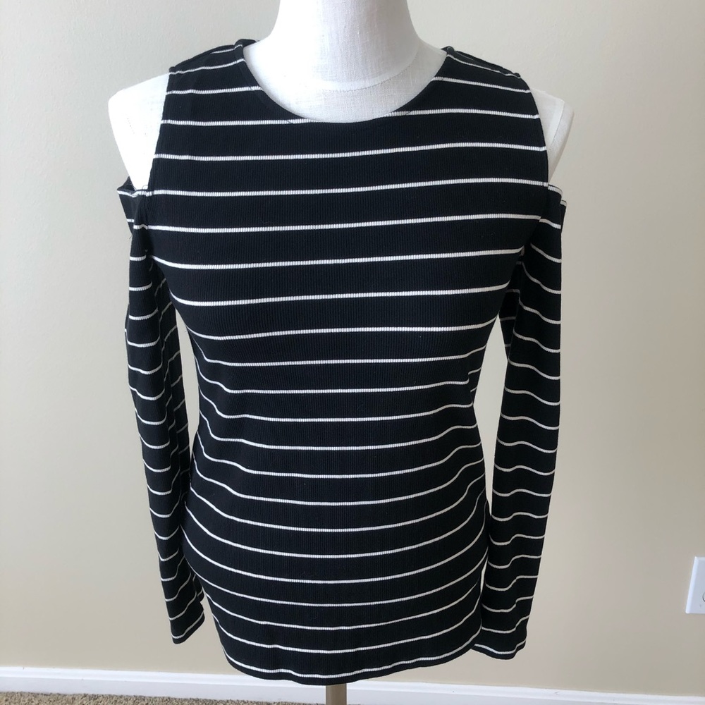 Vince Camuto Striped Cold Shoulder Top Size Small